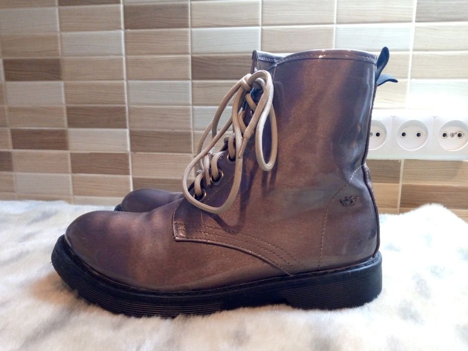 Ботинки берцы женские демисезон зима.  Германия Лаковая кожа Размер 41