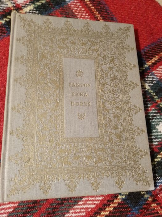 Revistas Vivre cotés de Paris cada 2E.-Revistas Hola cada 2E Desde 2E.