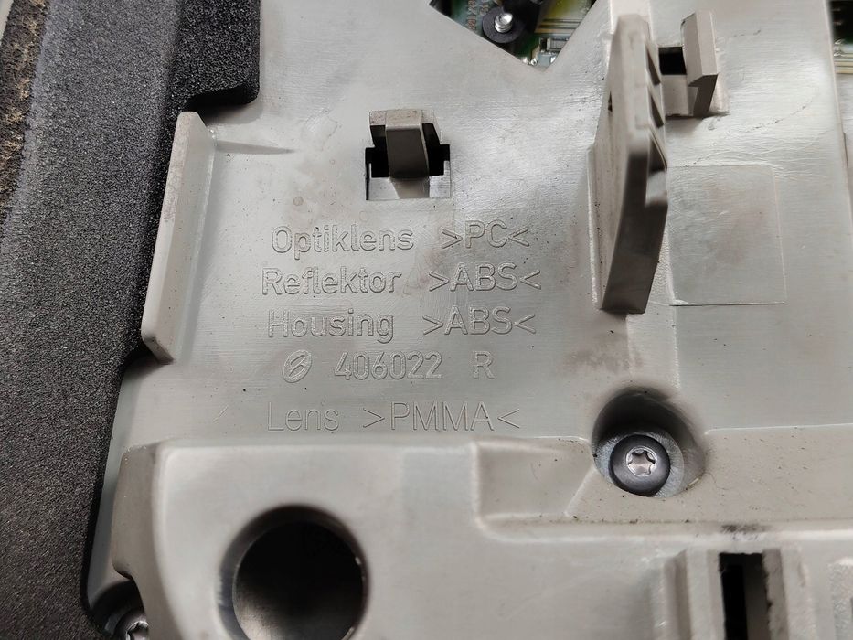 lampa prawy tył prawa tylna bmw 3 coupe e46 6920700