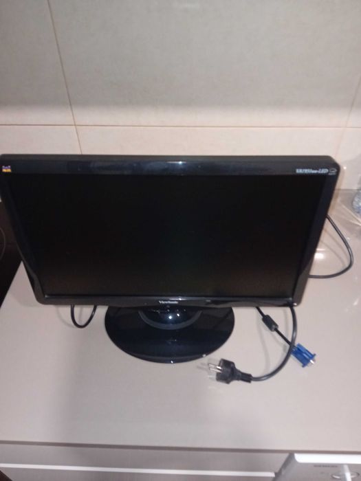 Monitor viewsonic 19" VGA64584769125890121