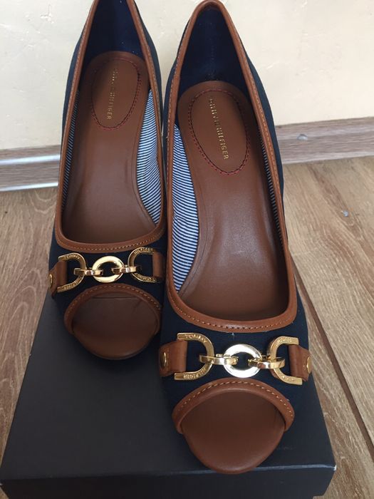 Продам босоножки и туфли Tommy Hilfiger новые