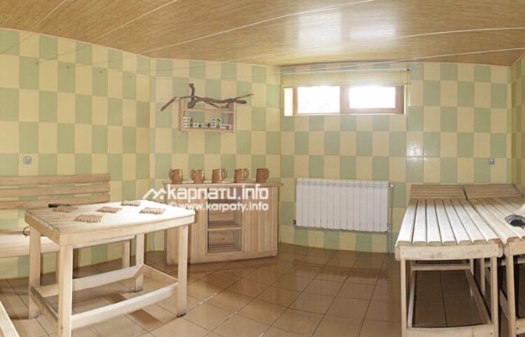 Продається котедж на 10 номерів у м. Яремче