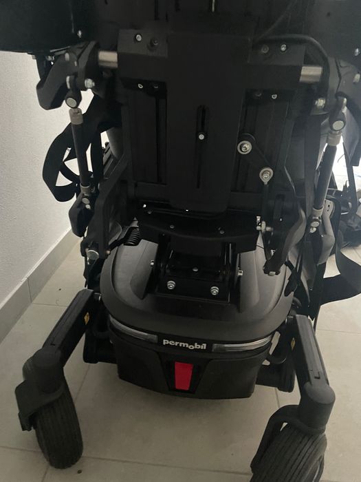 Cadeira de rodas Elétrica F5 permobil