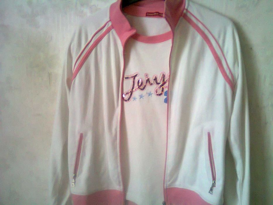 Комплект спортивно-нарядный для девочки до 13 лет.