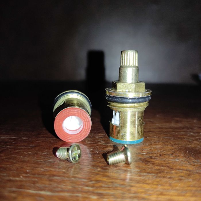 Кран Букса, 2 шт в комплекті + гвинтики