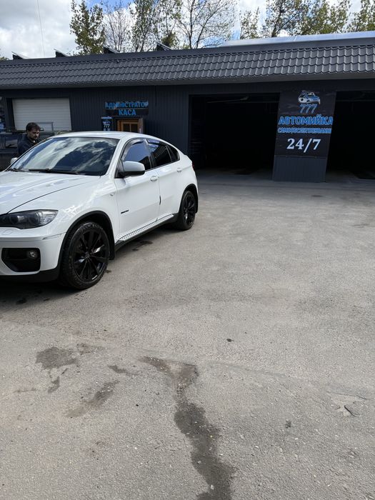 BMW x6 e71 2011 3,5 бензин