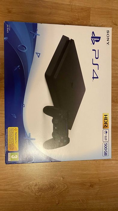 Konsola PlayStation PS4 Slim 500GB + plus gry + 2 pady
