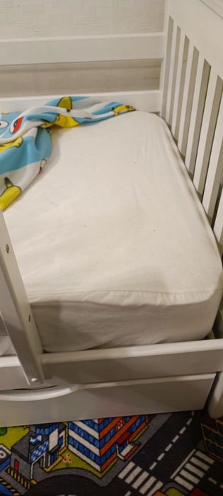 Дерев'яне ліжко  з матрацом 160*80см