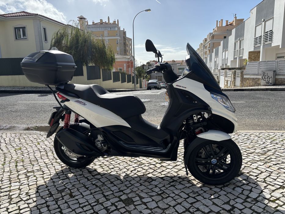 Piaggio MP3 300 só com 1500 kms