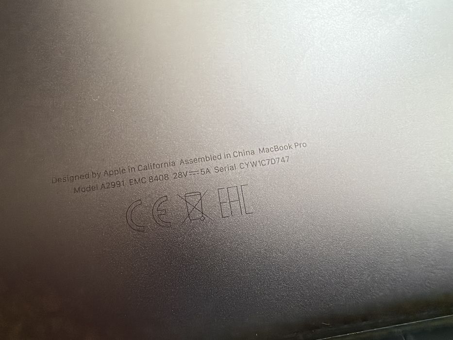 Macbook Pro 16 M3 Pro 18GB/512GB 12CPU/18GPU | Zestaw
