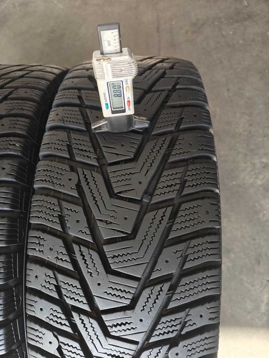 R17 215 60 шини зимові Hankook Winter I*pike X гарний стан