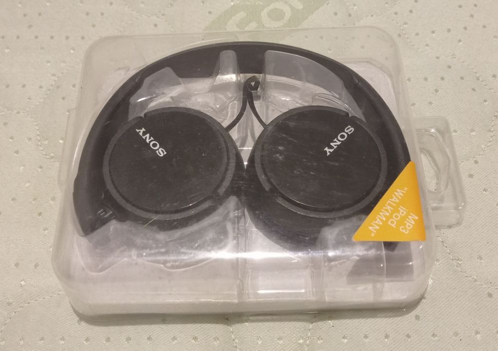 Накладні навушники Sony MDR-ZX110 чорного кольору