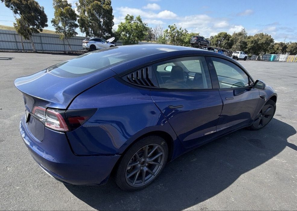 Tesla 3 LFP 12/2022