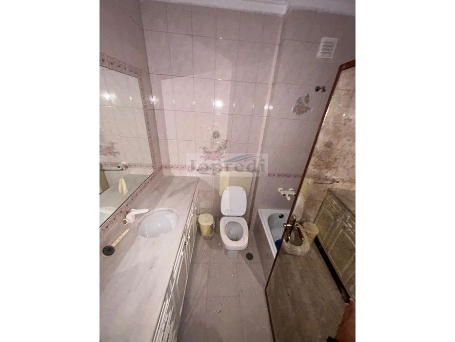 Apartamento T3 resultado da união de 2 apartamento