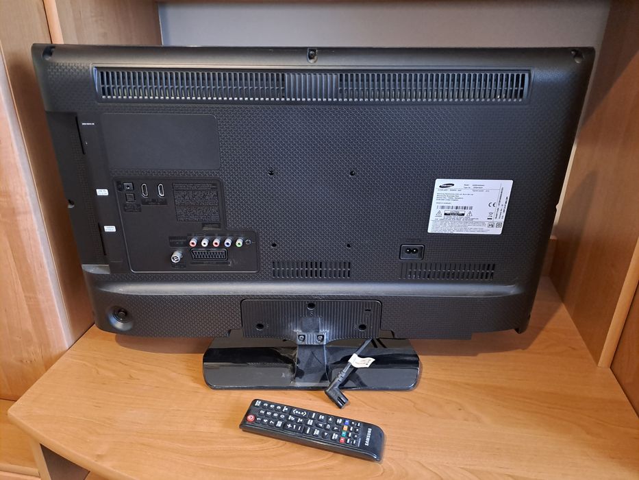 Telewizor Samsung 28' model UE28H4000AW