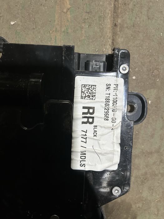 Задня права ручка Tesla model S рест від 16року