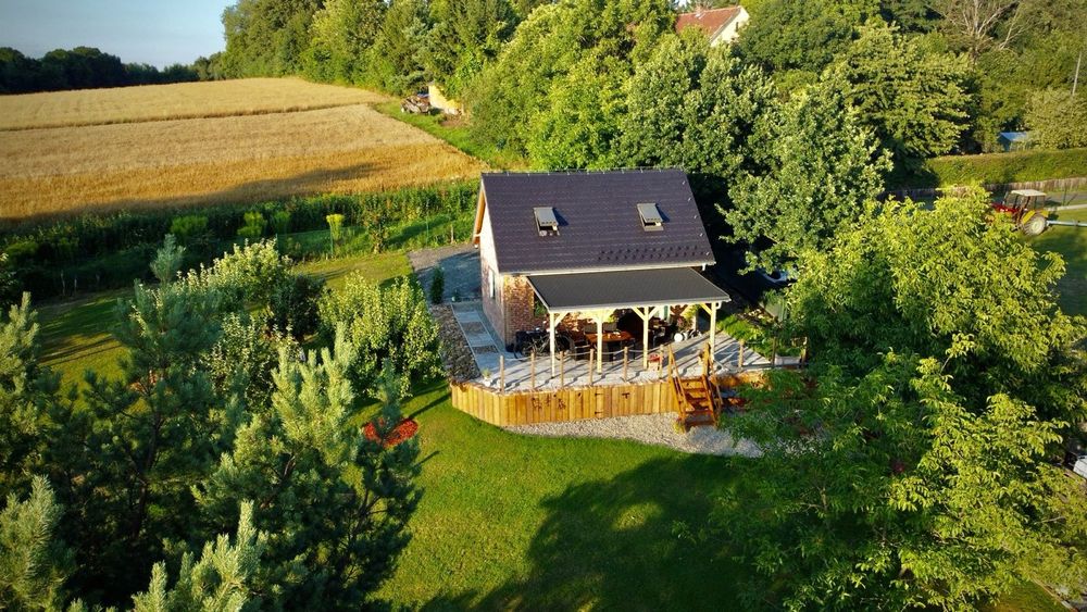 Bajuszowa Chata - zaprasza w Pogórze Izerskie