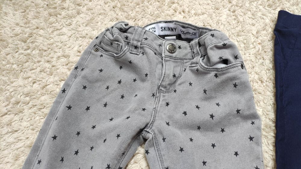 Dwie pary spodni 104 dżinsy legginsy