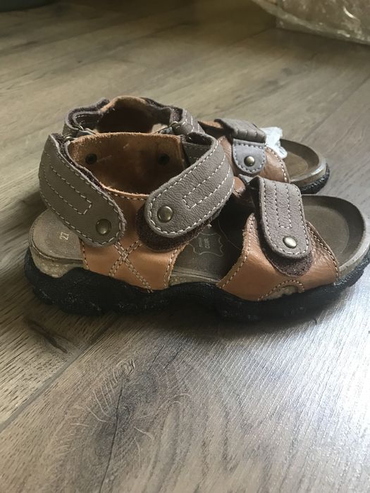 Босоножки кожаные 27р