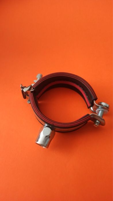 Продам хомута новые