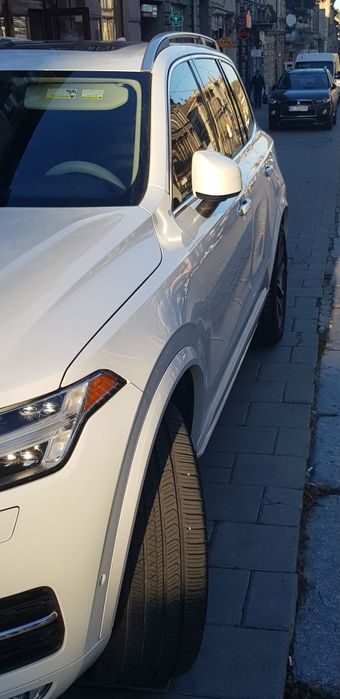 Кросовер Volvo XC90 2