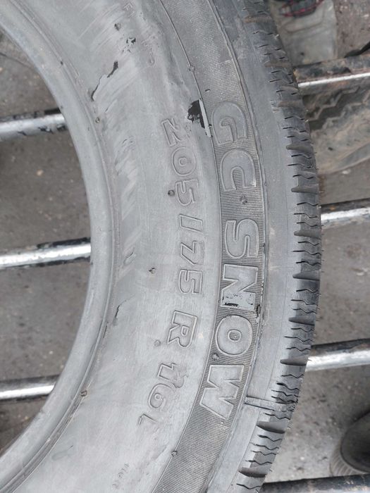 Opony zimowe 205.75.16c
