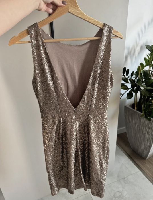 Brokatowa sukienka Mohito / sukienka na sylwestra