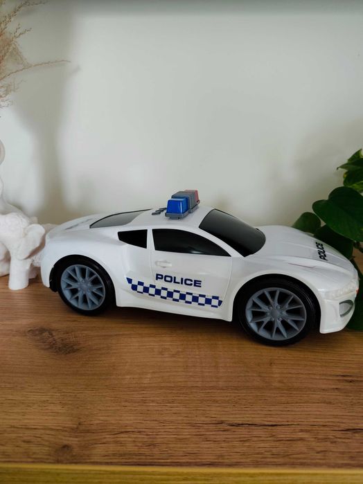 Radiowóz policyjny, duże auto samochód policja z dźwiękami
