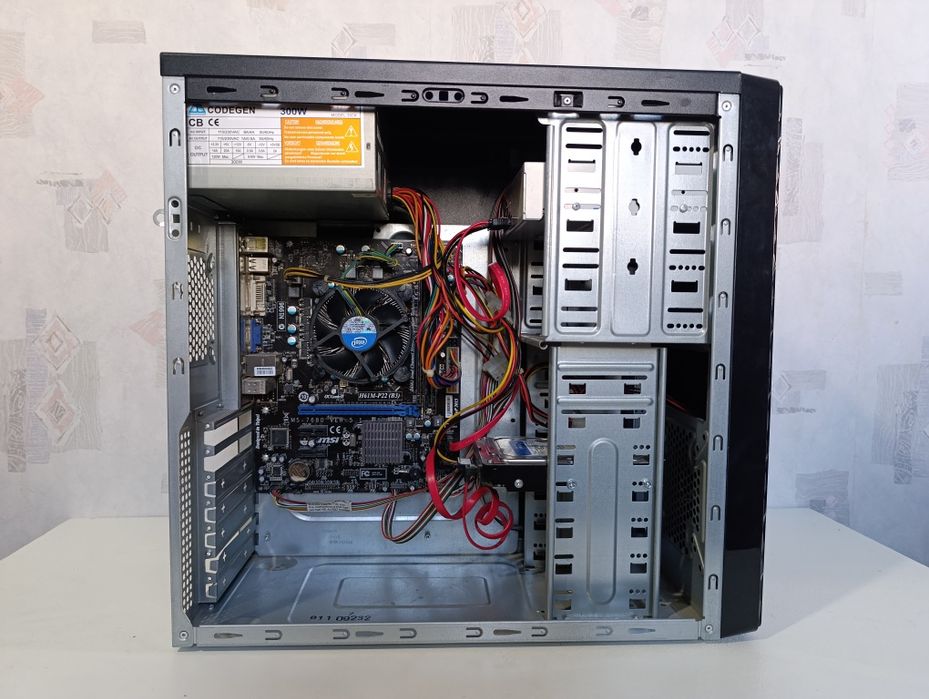 Системный блок Intel CORE i3-2120 CPU 3.30 GHz huntkey корпус