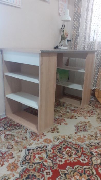 Продам письменный стол в отличном состоянии