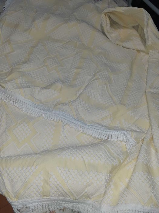 Colchas/mantas de casal trabalhadas