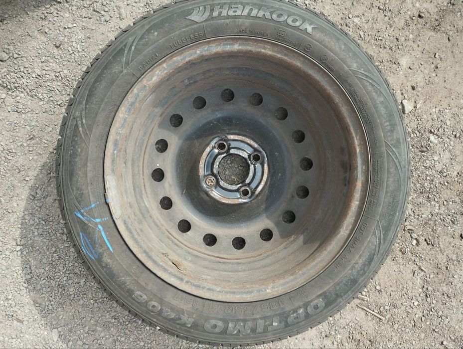 Продам Hankook Optimo K406 185/55 R15.  С діском. ,