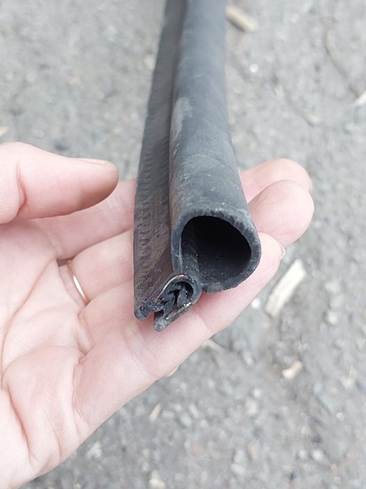 Уплотнители на ВАЗ: 200 грн. - Другие кузовные запчасти Кривой Рог на Olx