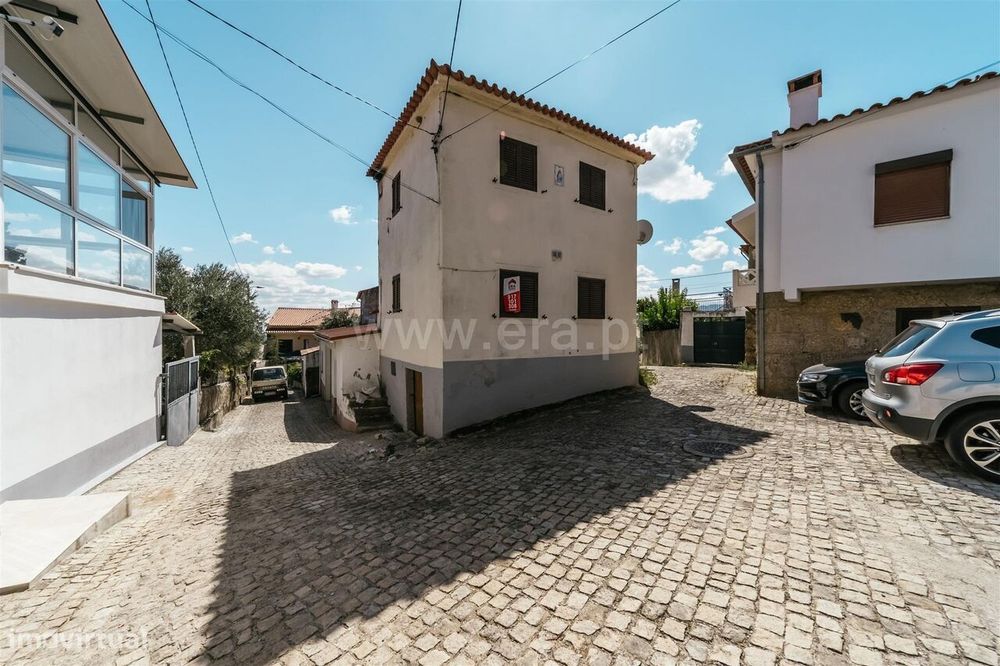 Moradia T2 / Fundão, Cortiçada