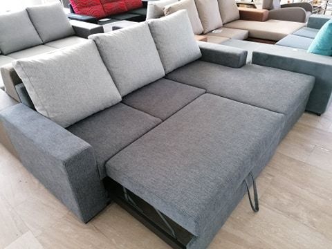 Chaise longue com cama e arrumação