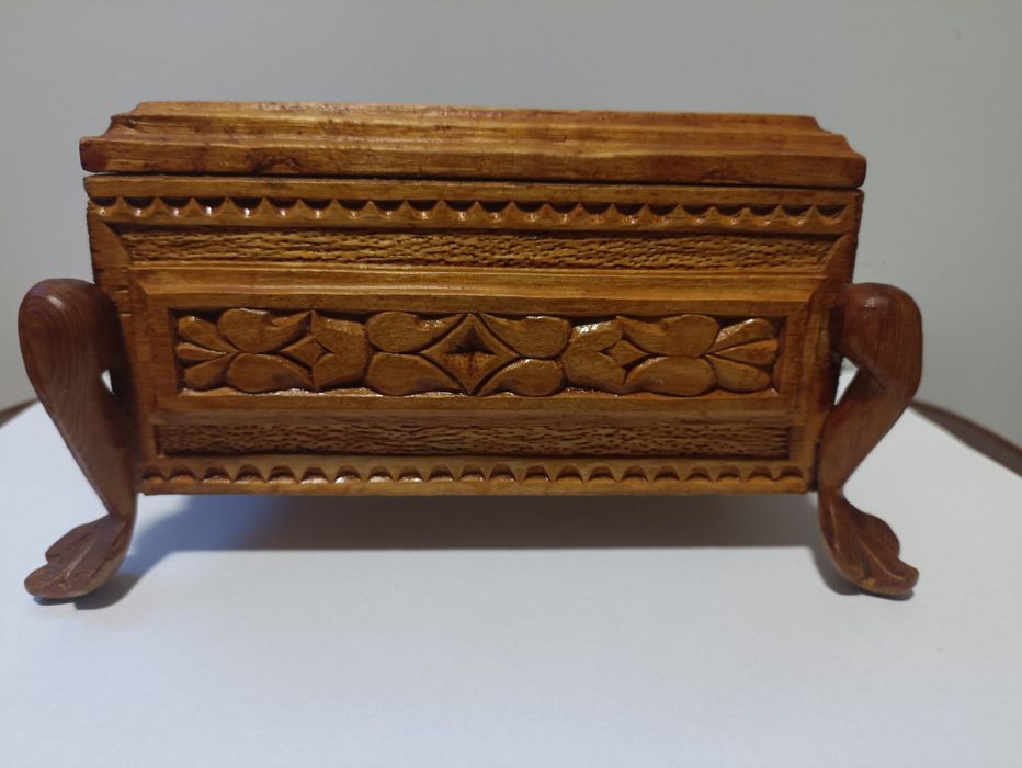 Шкатулка дерев'яна ручної роботи