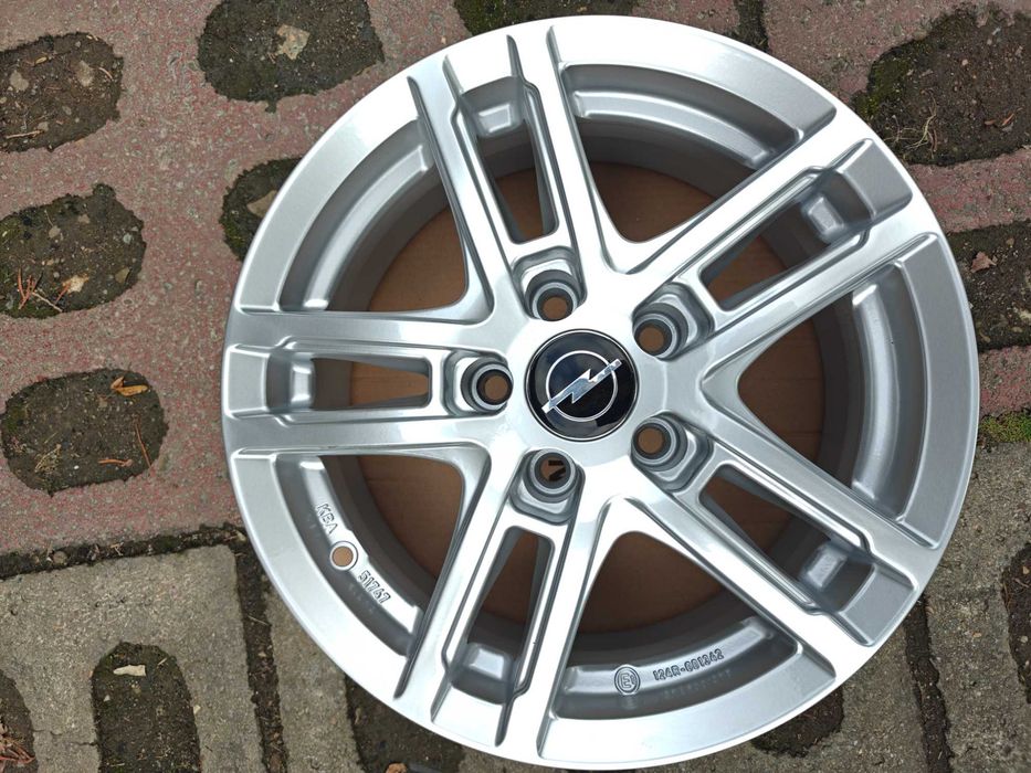 Alufelgi Dezent 15” 5x105 Srebrne Nowe Opel Astra Chevrolet Aveo