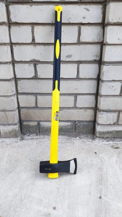 Продам топор-колун Сталь ( 2 кг и 2.5 кг)