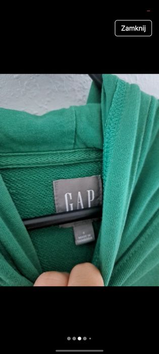 Zielona bluza z kapturem marki GAP