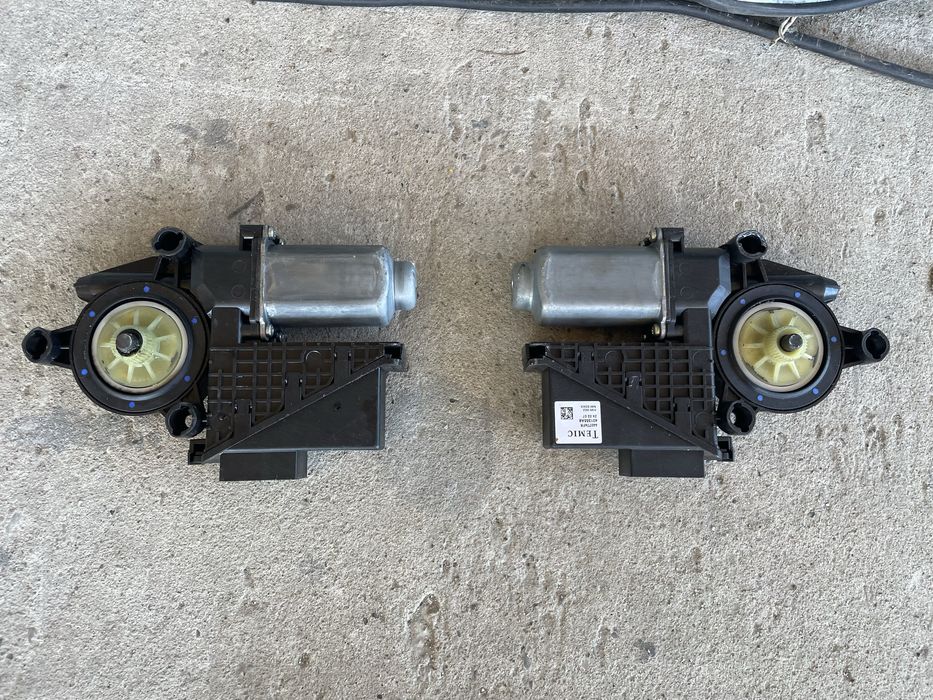 Моторчик електросклопідйомника VW T5