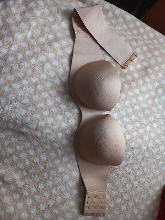 Бюст без бретель