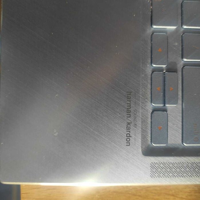 ASUS ZenBook 14 UM431D