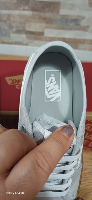 Vans novos em caixa n 42