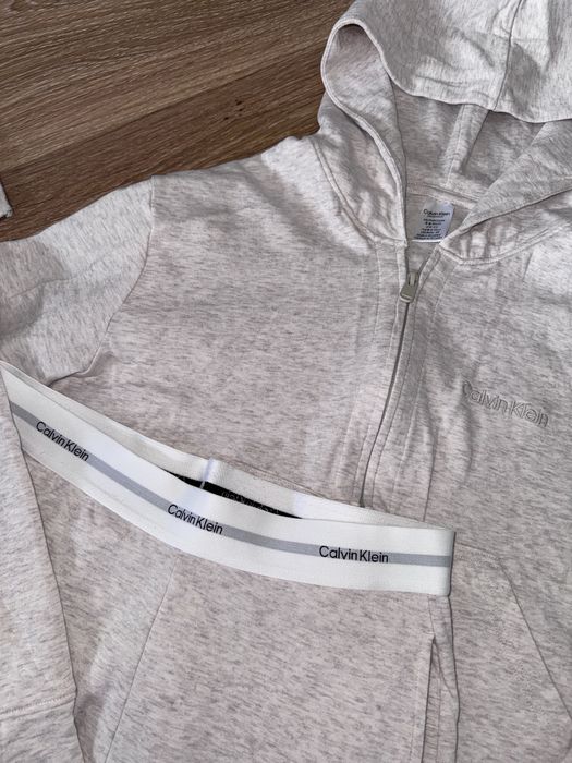 Оригінальний жіночий костюм Calvin Klein