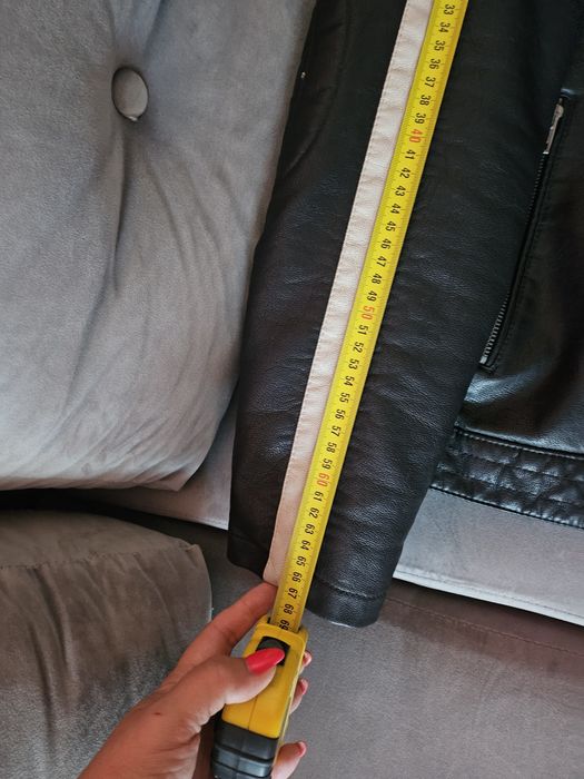 Kurtka czarna skóropodobna