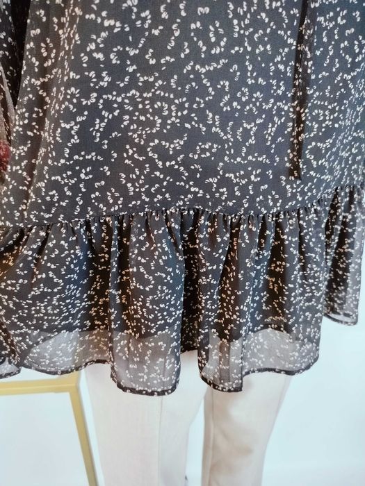 Czarna elegancka bluzka Reserved w rozmiarze S 36 z długim rękawem