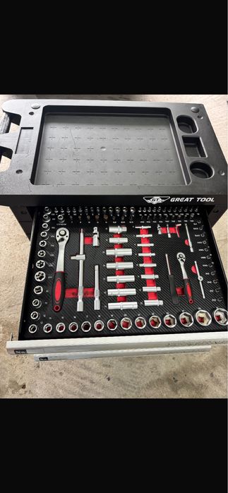 Vendo carrinho de ferramentas com 7 gavetas rodas e fechadura