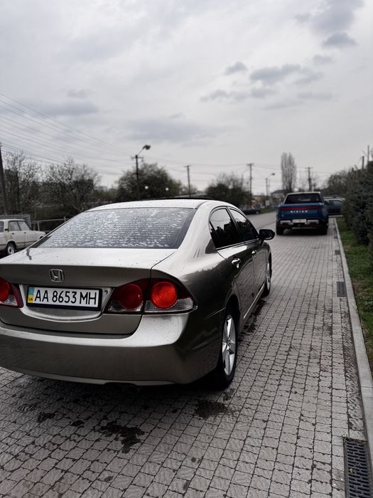 Хонда ксівік 1.8 бензин газ