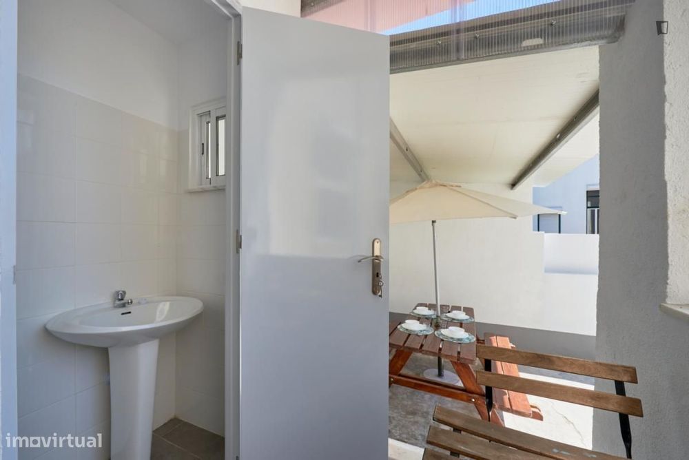Quarto - localizado em Penha de França Lisbon