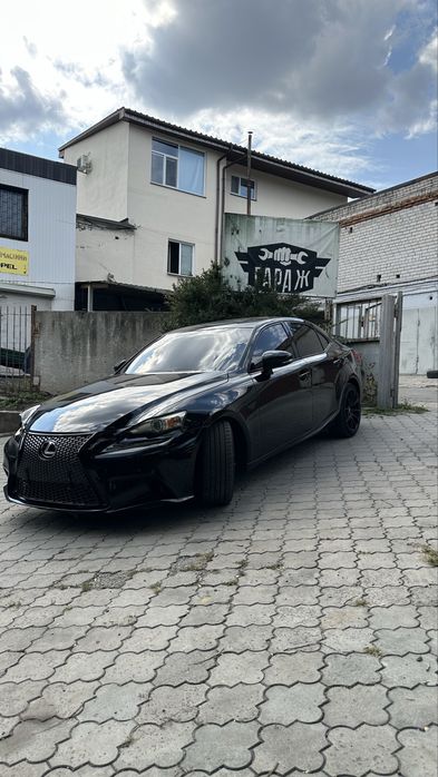 lexus is 250 2013року